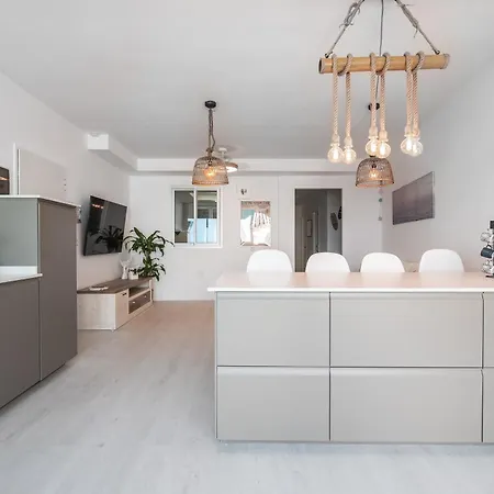 Home2book Beachy Vibes Sea Side Apartment, Guia Апартаменты *